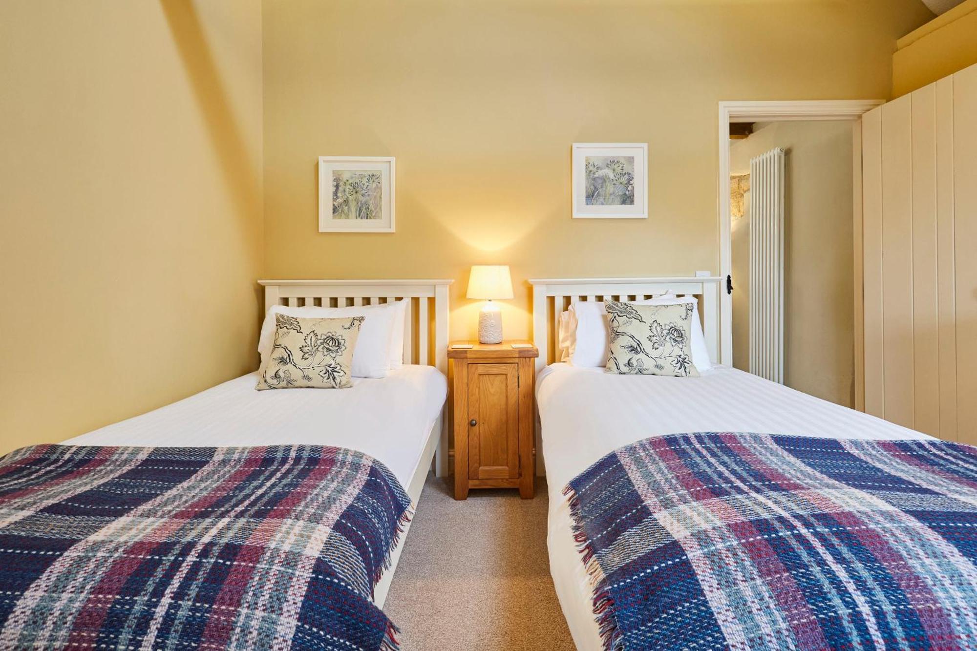Host & Stay - Tithe Barn Cottages Easington 客房 照片